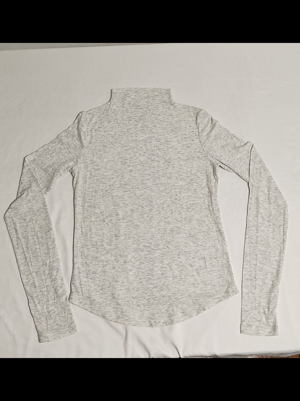 American Eagle Outfitters Light Gray Marled Long Sleeve Turtleneck